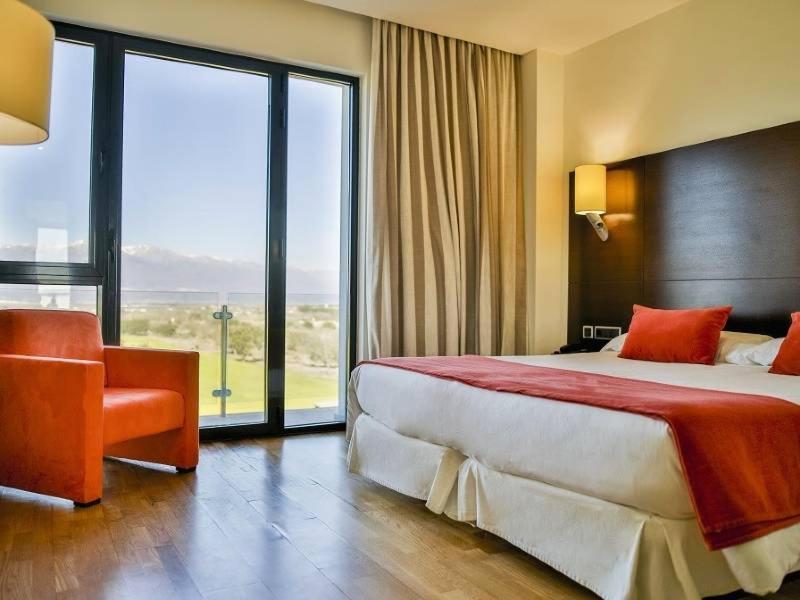 Hospedium Hotel Valles De Gredos Golf Talayuela Exterior foto